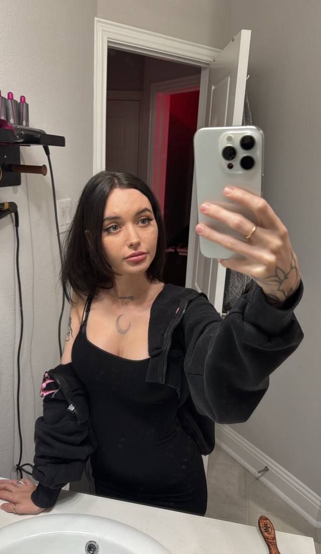 DOWN TO FUCK 🤤 - Image 2